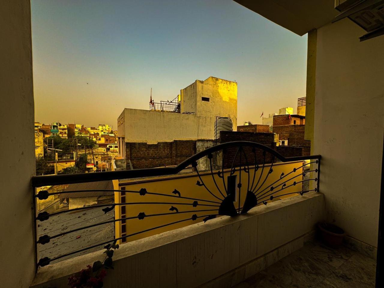 El Profesor Varanasi Exterior foto
